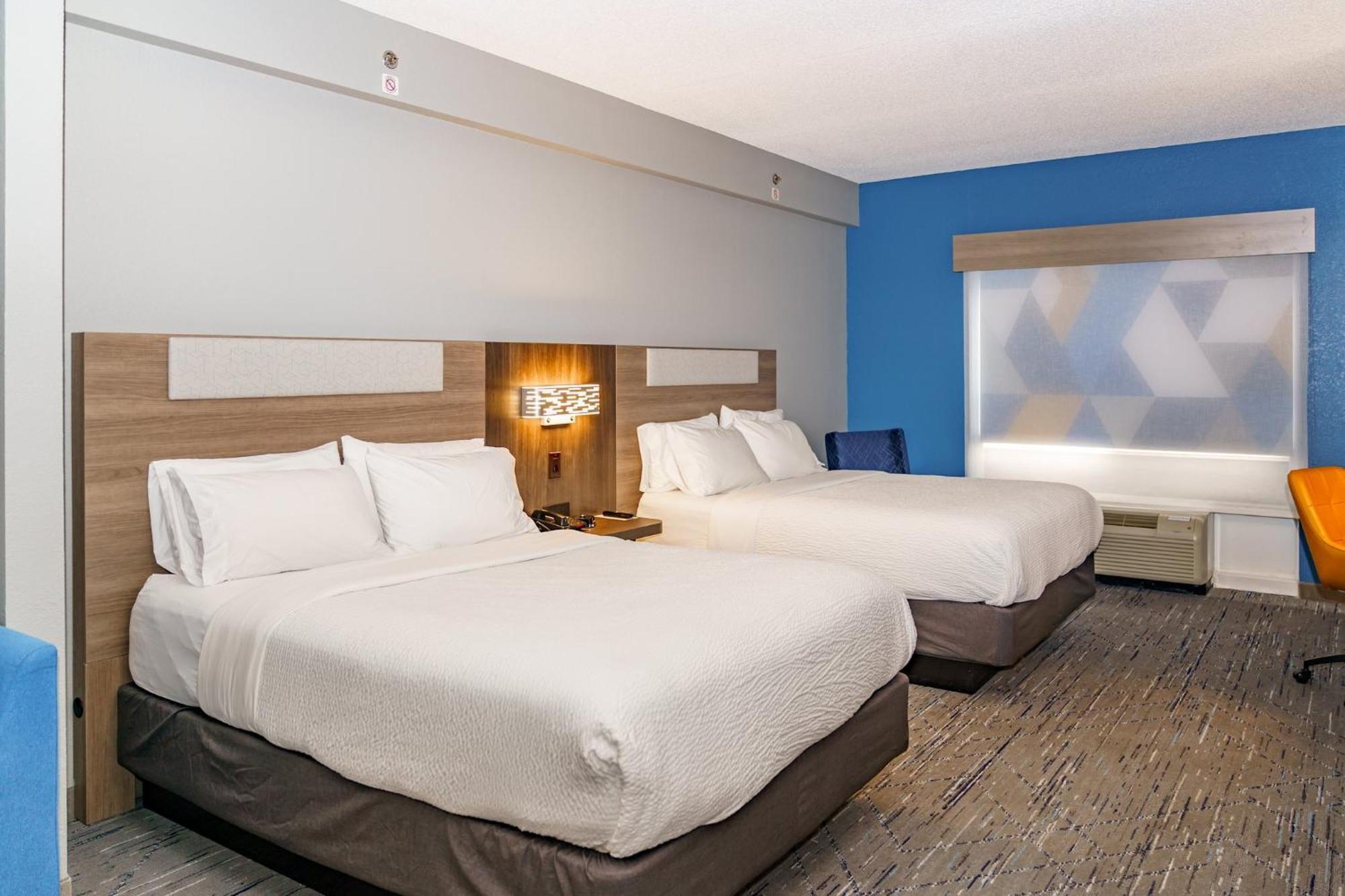 Holiday Inn Express Hotel Raleigh Southwest By Ihg Exterior photo