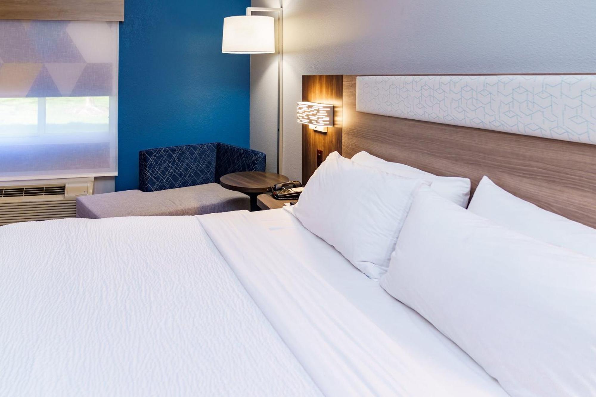 Holiday Inn Express Hotel Raleigh Southwest By Ihg Exterior photo
